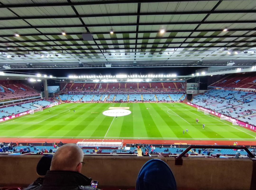 湖人三连败告终！东契奇狂砍42分却难救主，威少蒙克火力全开成胜负关键